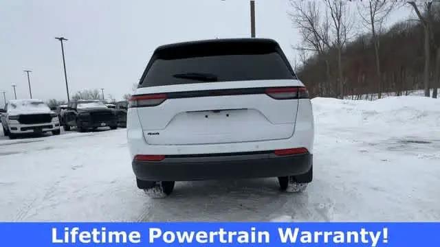 2026 Jeep Grand Cherokee Altitude 4x4