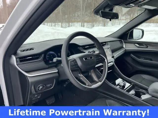 2026 Jeep Grand Cherokee Altitude 4x4