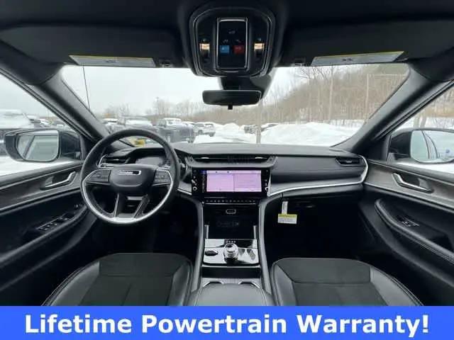 2026 Jeep Grand Cherokee Altitude 4x4