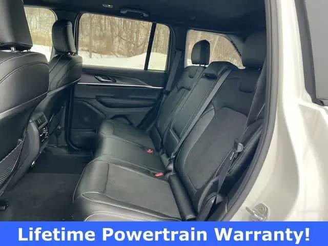 2026 Jeep Grand Cherokee Altitude 4x4