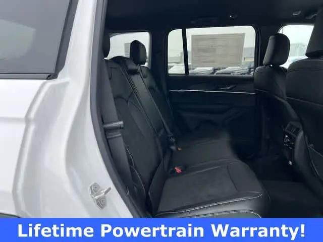 2026 Jeep Grand Cherokee Altitude 4x4