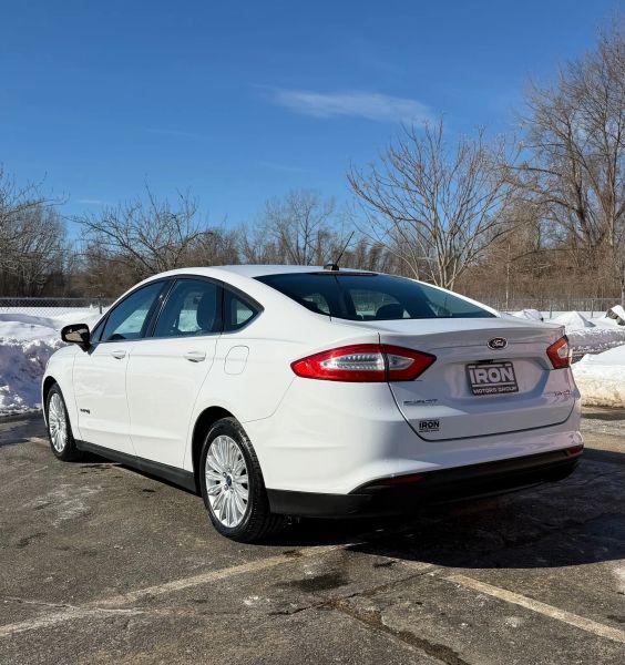 2015 Ford Fusion Hybrid S