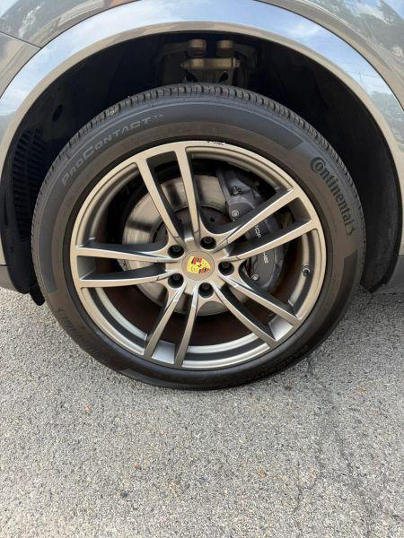 2021 Porsche Cayenne Base