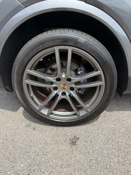 2021 Porsche Cayenne Base