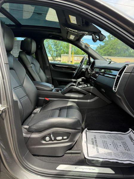 2021 Porsche Cayenne Base