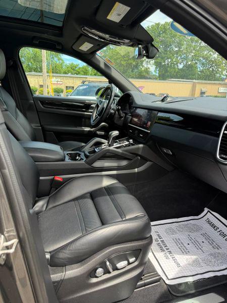 2021 Porsche Cayenne Base