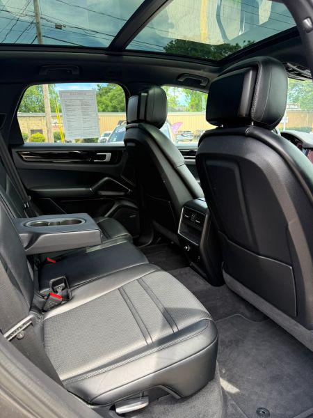 2021 Porsche Cayenne Base