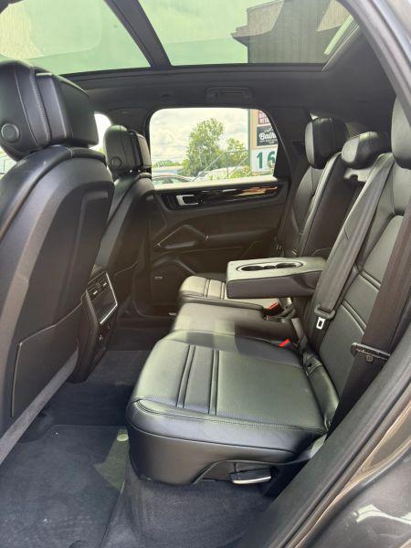 2021 Porsche Cayenne Base