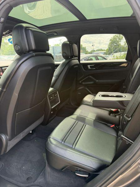 2021 Porsche Cayenne Base