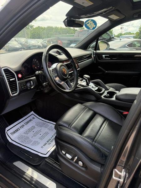 2021 Porsche Cayenne Base