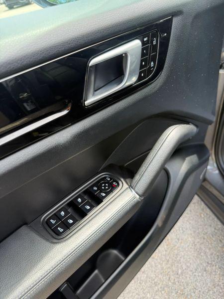 2021 Porsche Cayenne Base