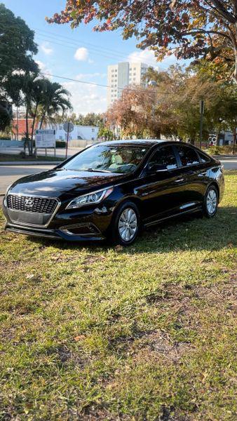 2017 Hyundai Sonata Hybrid SE for sale in Hollywood, FL