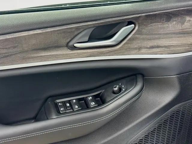 2026 Jeep Grand Cherokee L Altitude 4x4