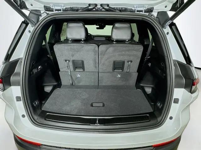 2026 Jeep Grand Cherokee L Altitude 4x4
