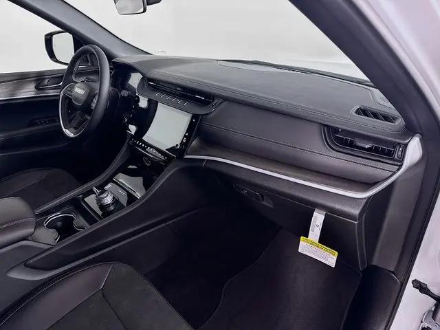 2026 Jeep Grand Cherokee L Altitude 4x4