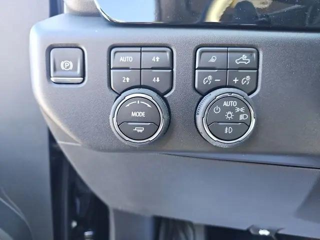 2026 Chevrolet Silverado 1500 4WD Crew Cab Short Bed LT Trail Boss