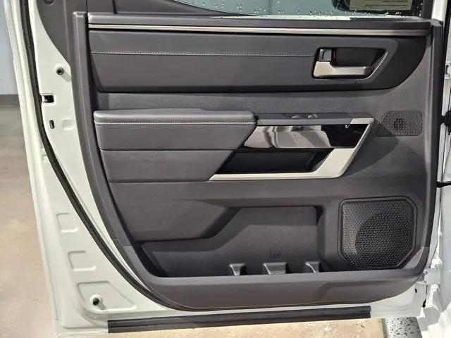 2026 Toyota Tundra Limited CrewMax 5.5' Bed