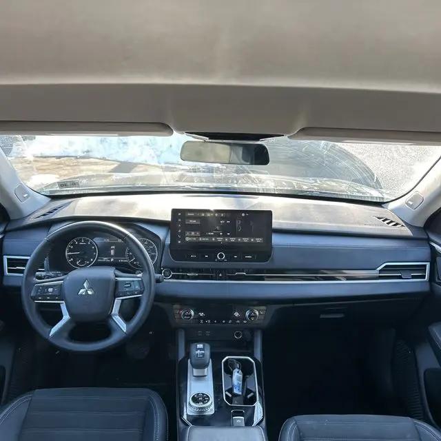 2025 Mitsubishi Outlander SE 2.5 S-AWC