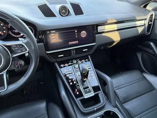 2023 Porsche Cayenne Platinum Edition