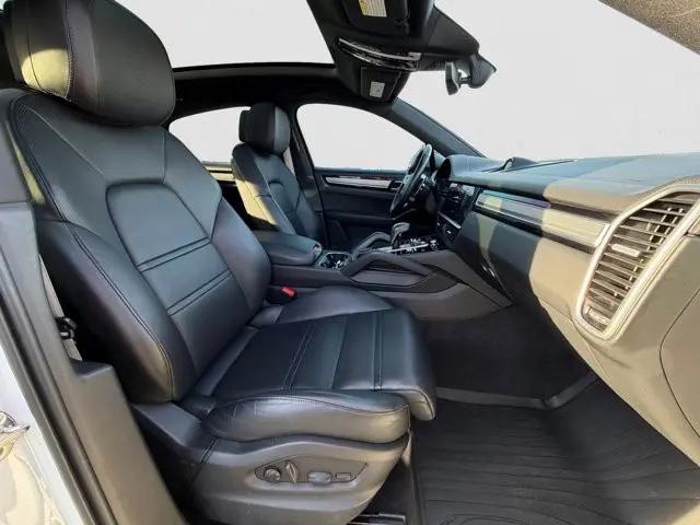 2023 Porsche Cayenne Platinum Edition