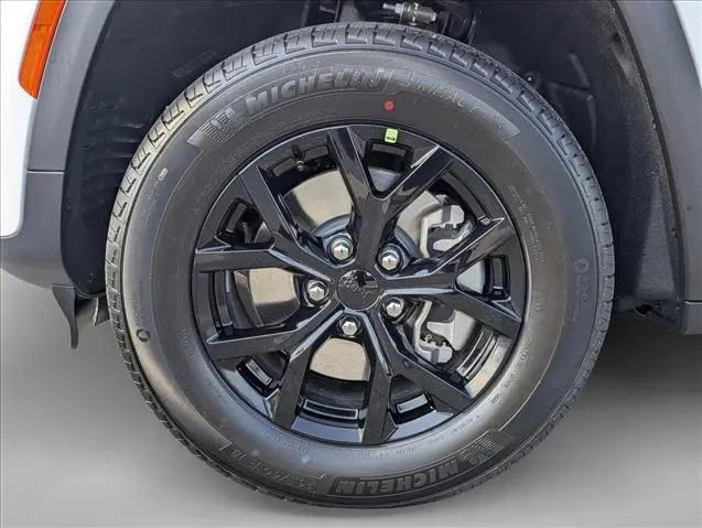 2026 Jeep Grand Cherokee L Altitude 4x2