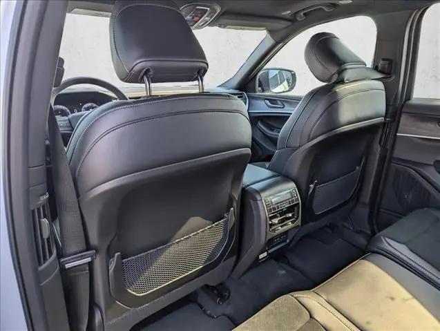 2026 Jeep Grand Cherokee L Altitude 4x2