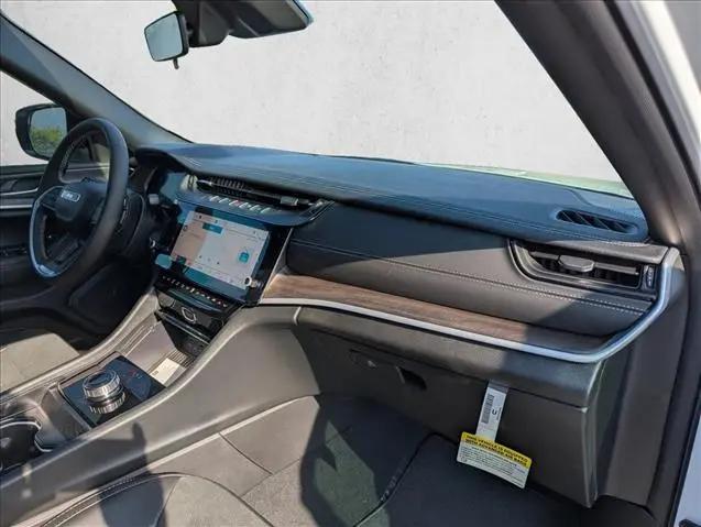 2026 Jeep Grand Cherokee L Altitude 4x2
