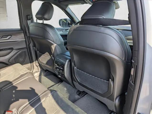 2026 Jeep Grand Cherokee L Altitude 4x2