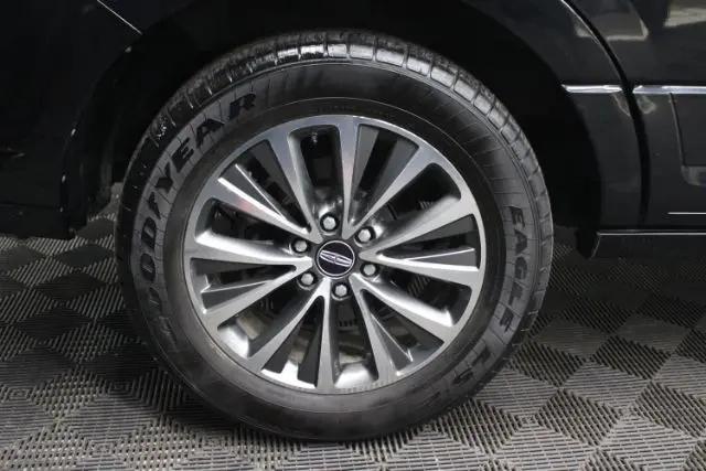 2015 Lincoln Navigator Standard