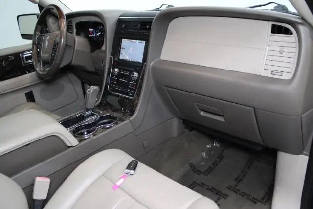 2015 Lincoln Navigator Standard