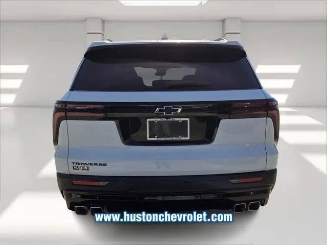 2026 Chevrolet Traverse FWD LT