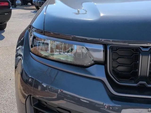 2026 Jeep Grand Cherokee Altitude 4x2