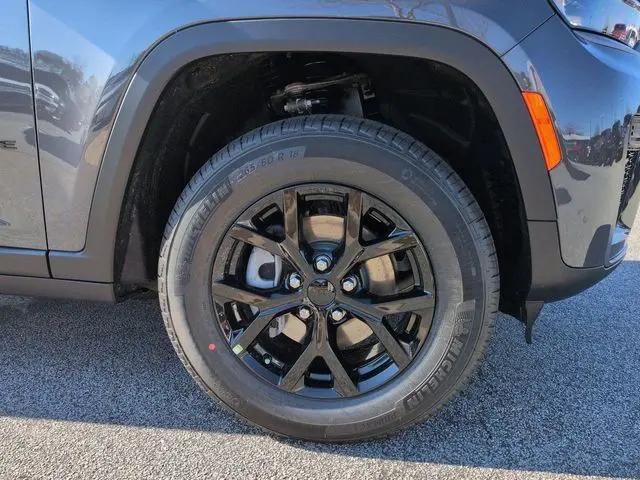 2026 Jeep Grand Cherokee Altitude 4x2