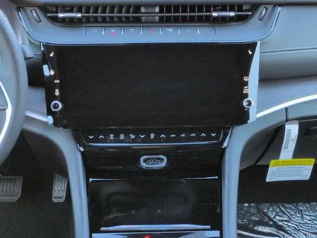 2026 Jeep Grand Cherokee Altitude 4x2
