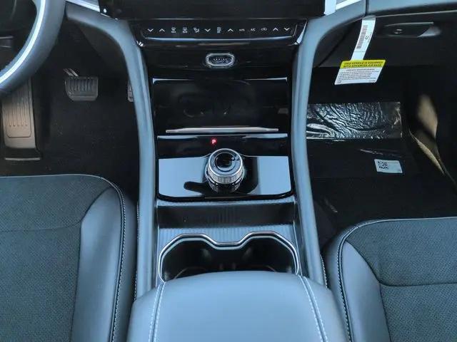 2026 Jeep Grand Cherokee Altitude 4x2