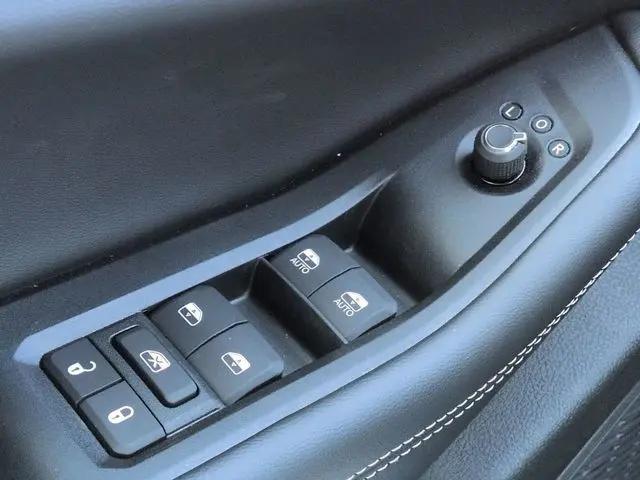 2026 Jeep Grand Cherokee Altitude 4x2