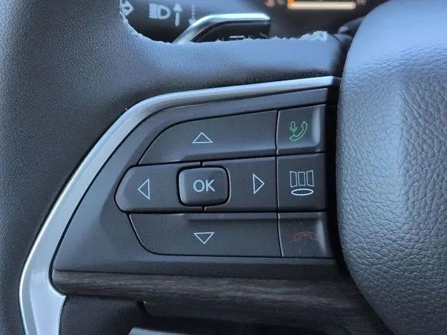 2026 Jeep Grand Cherokee Altitude 4x2