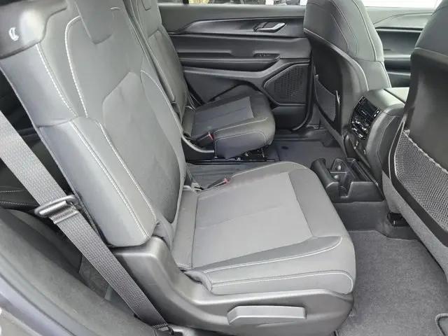 2026 Jeep Grand Cherokee L Altitude 4x4