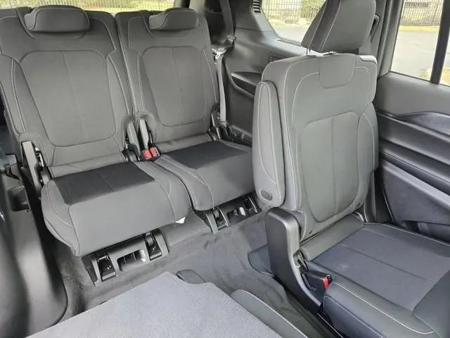 2026 Jeep Grand Cherokee L Altitude 4x4
