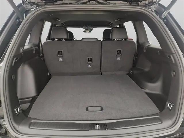 2026 Jeep Grand Cherokee Altitude 4x2