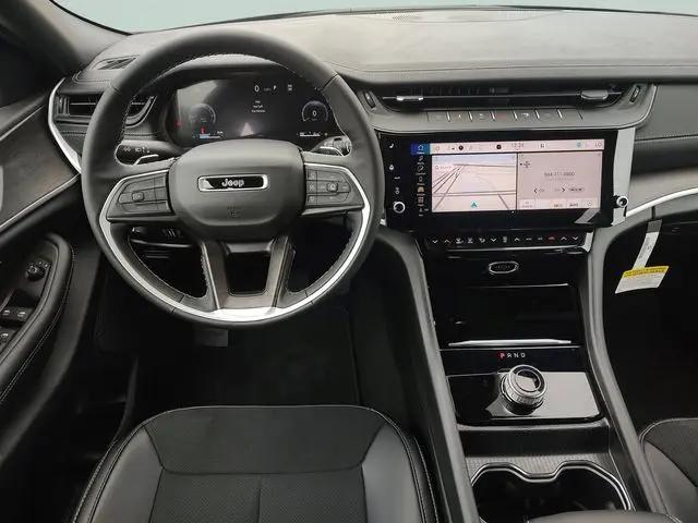 2026 Jeep Grand Cherokee Altitude 4x2