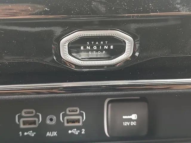 2026 Jeep Grand Cherokee Altitude 4x2