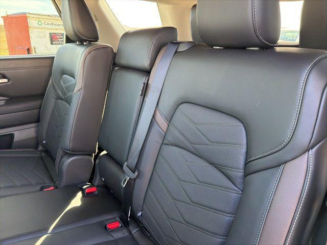 2024 Nissan Pathfinder Platinum 4WD