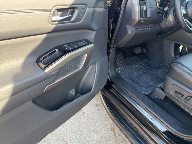 2024 Nissan Pathfinder Platinum 4WD