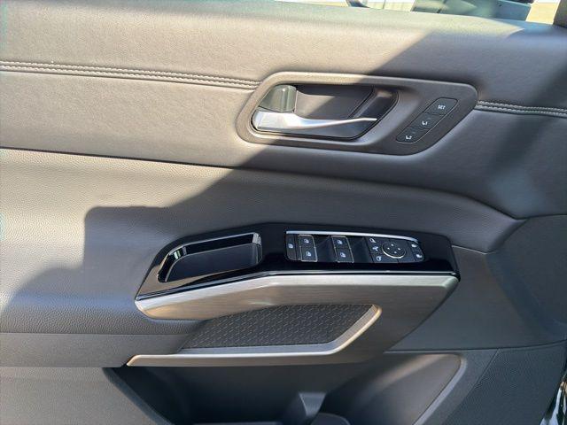 2024 Nissan Pathfinder Platinum 4WD