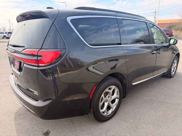 2022 Chrysler Pacifica Limited AWD