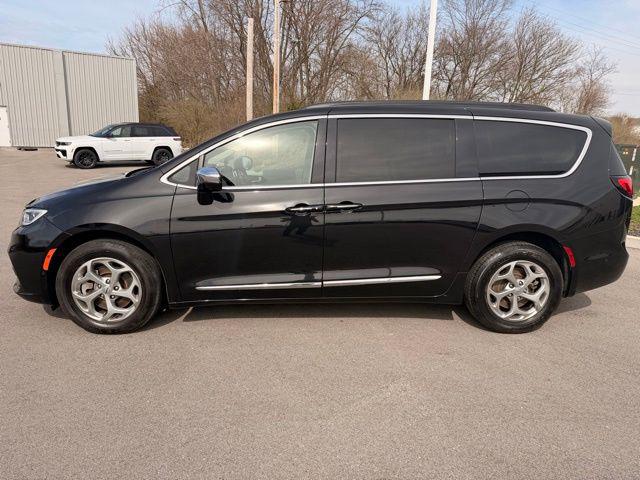 2022 Chrysler Pacifica Limited AWD