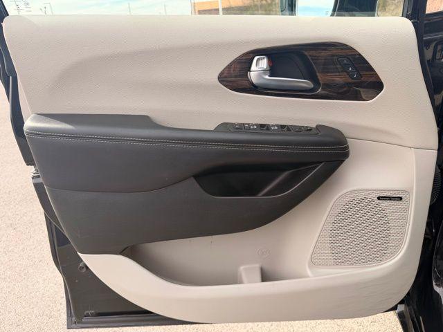 2022 Chrysler Pacifica Limited AWD