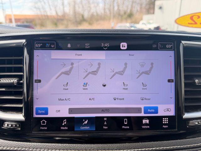 2022 Chrysler Pacifica Limited AWD