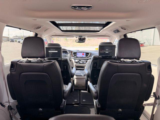 2022 Chrysler Pacifica Limited AWD